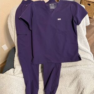 Women’s figs jogger scrub set